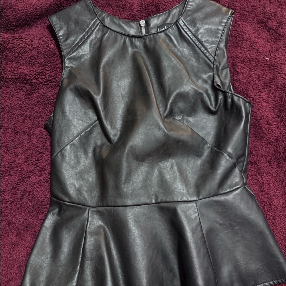 Women Last Kiss size M faux leather peplum top